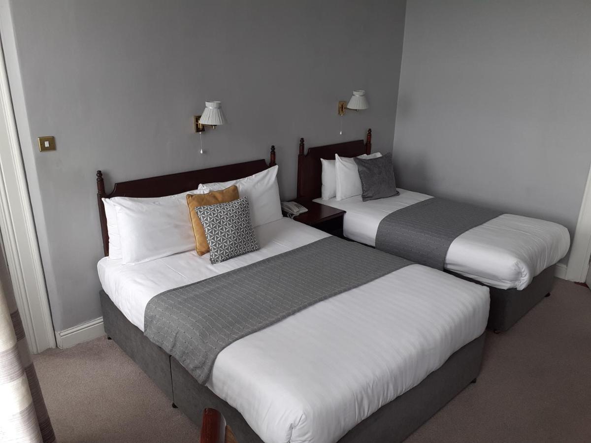 Commodore Hotel Cobh Dış mekan fotoğraf
