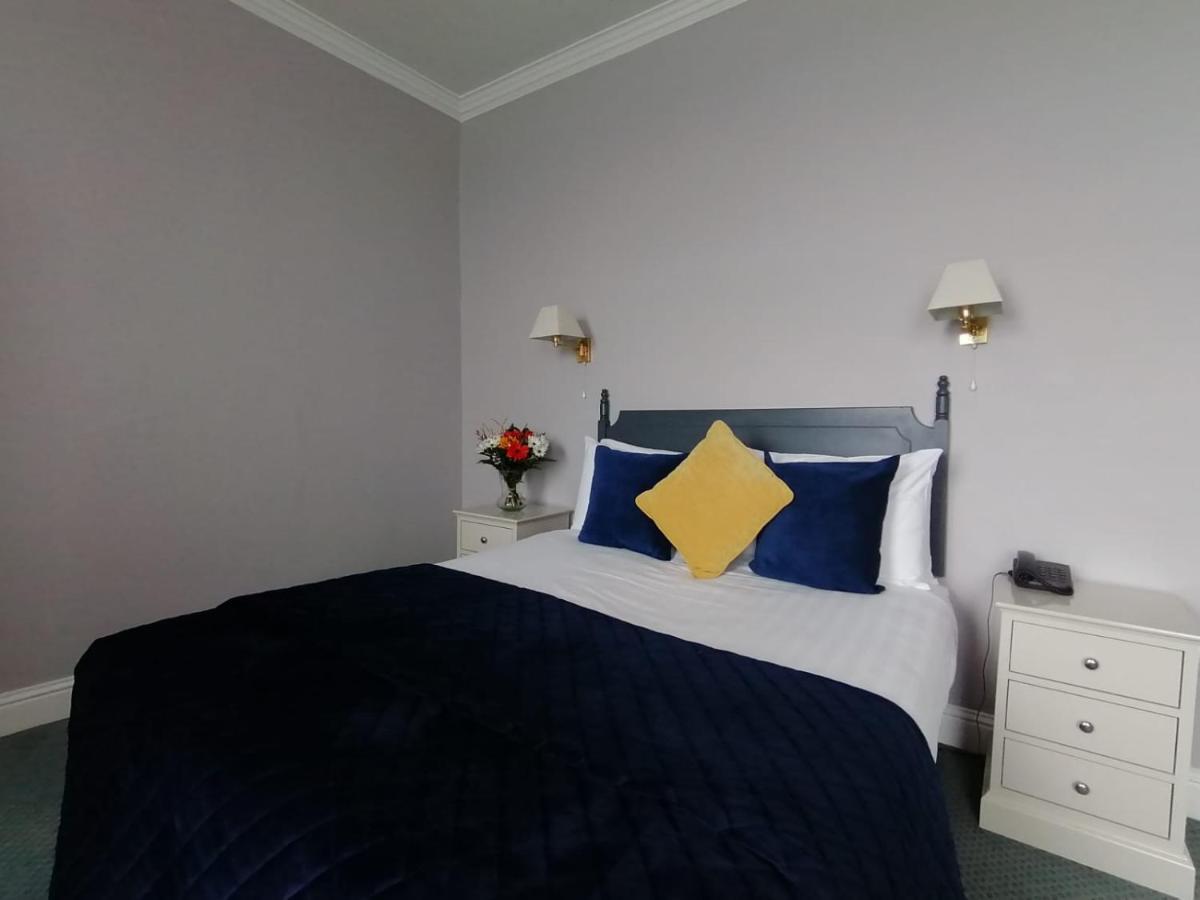 Commodore Hotel Cobh Dış mekan fotoğraf