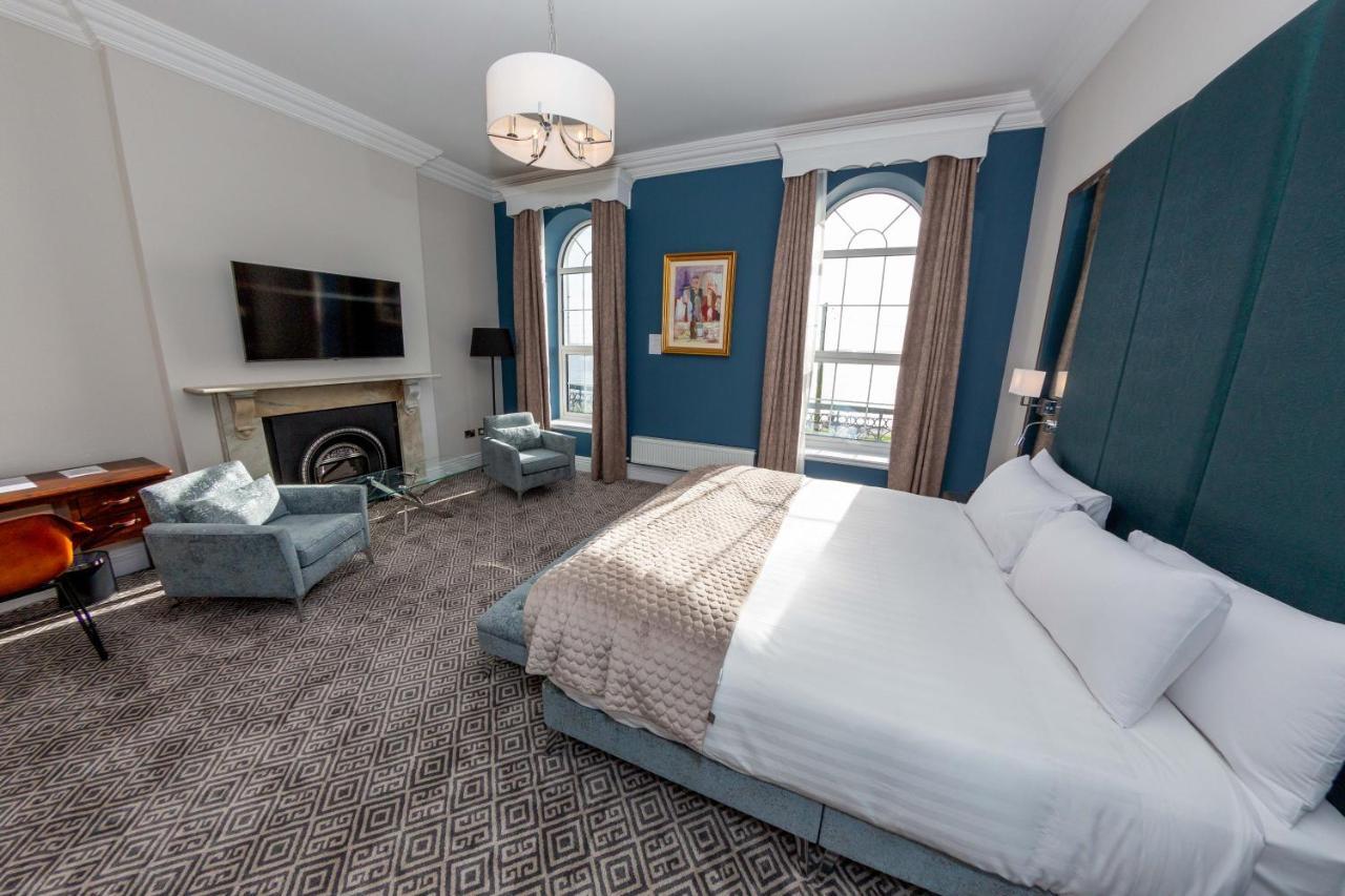 Commodore Hotel Cobh Dış mekan fotoğraf