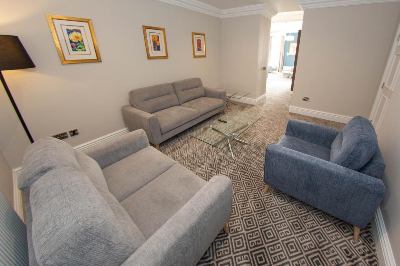 Commodore Hotel Cobh Dış mekan fotoğraf
