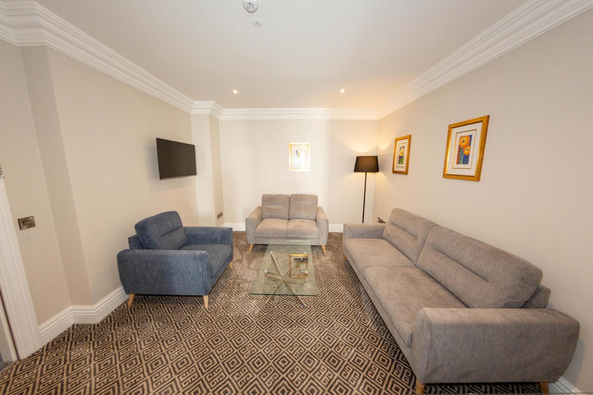 Commodore Hotel Cobh Dış mekan fotoğraf